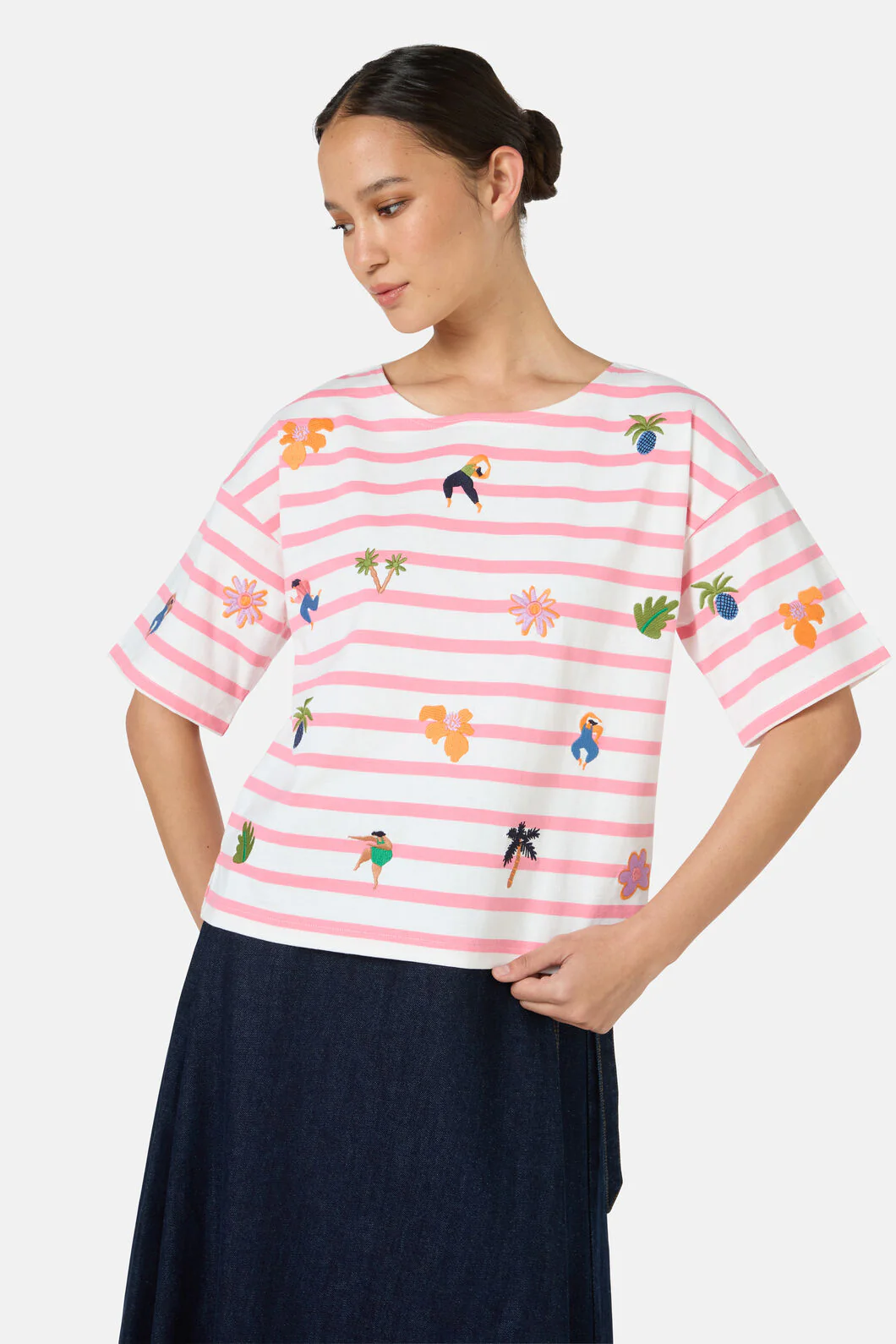 Hidden Paradise Embroidered Oui Non Tee